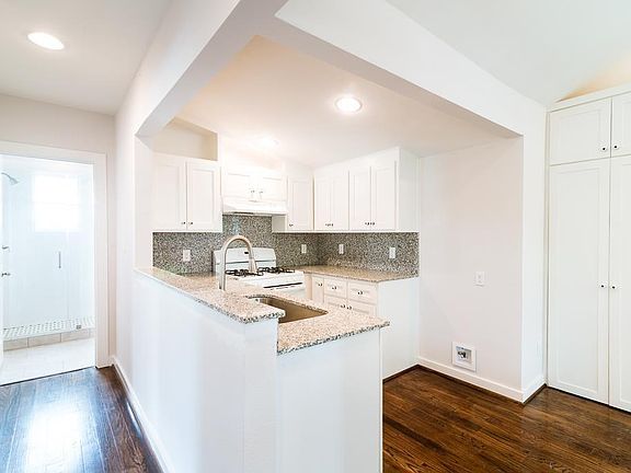 4th image of 4535 Walker St #B