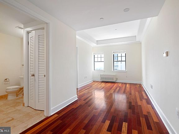 2nd image of 1701 Locust St #2111