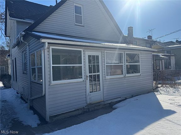 3rd image of 3926 W 22nd St
