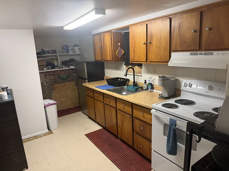 113 Hewitt St #1 — Photo 8