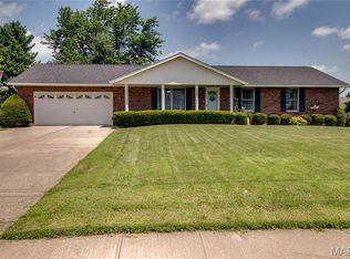 1217 W County Rd, Jerseyville, IL 62052