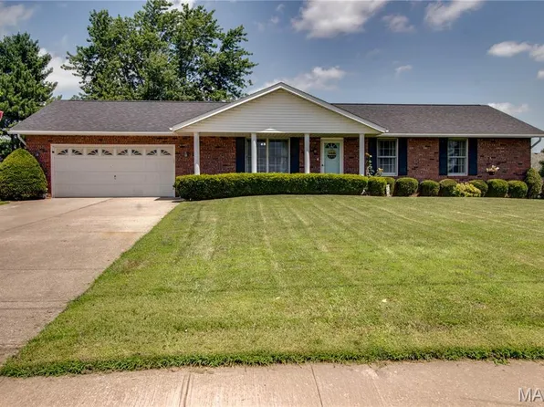 1217 W County Rd, Jerseyville, IL 62052