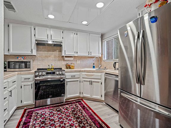 4th image of 4009 Dale Rd APT E