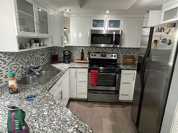 4th image of 2039 SE 10th Ave APT 517