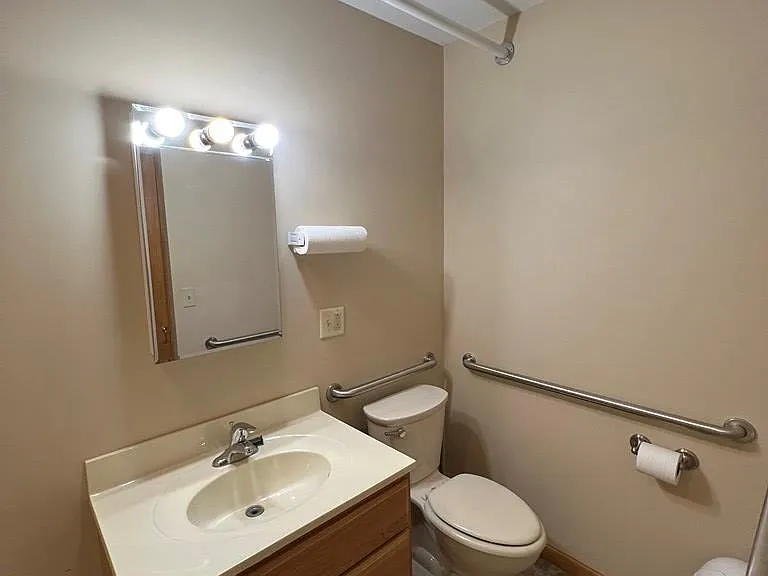 13 Morris Ln #L — Photo 5