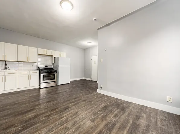 538 Amboy Street image 2 of 12