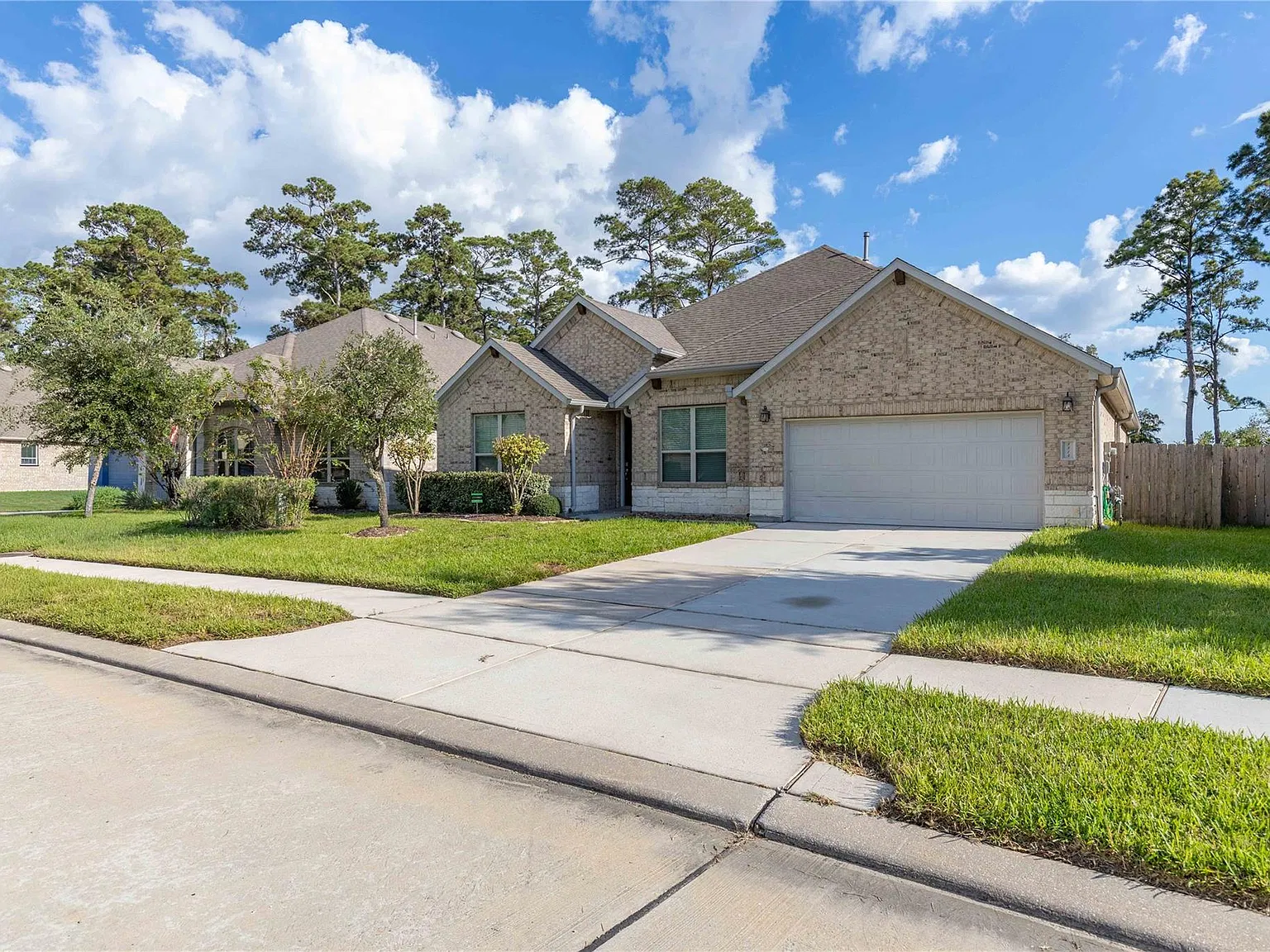 4 bed, 3.0 bath, 2712 sqft, $2,990 — Photo 3
