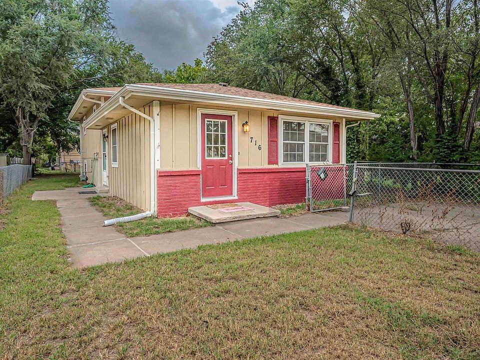 1st image of 716 W 10th St