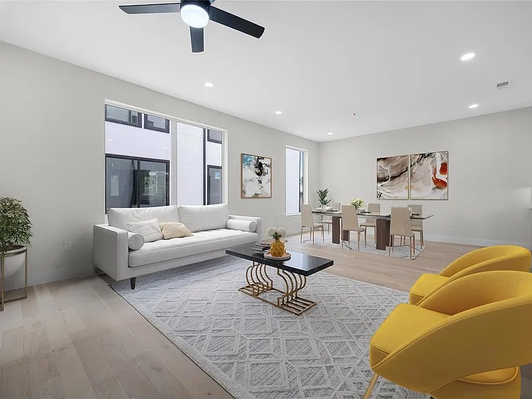 Seegar Townhomes — Photo 3