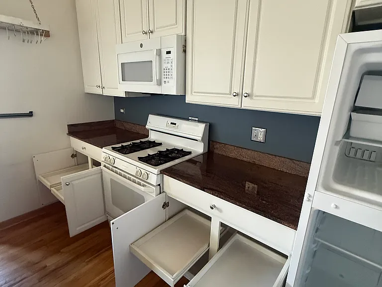 1600 W Adams St #210 — Photo 6