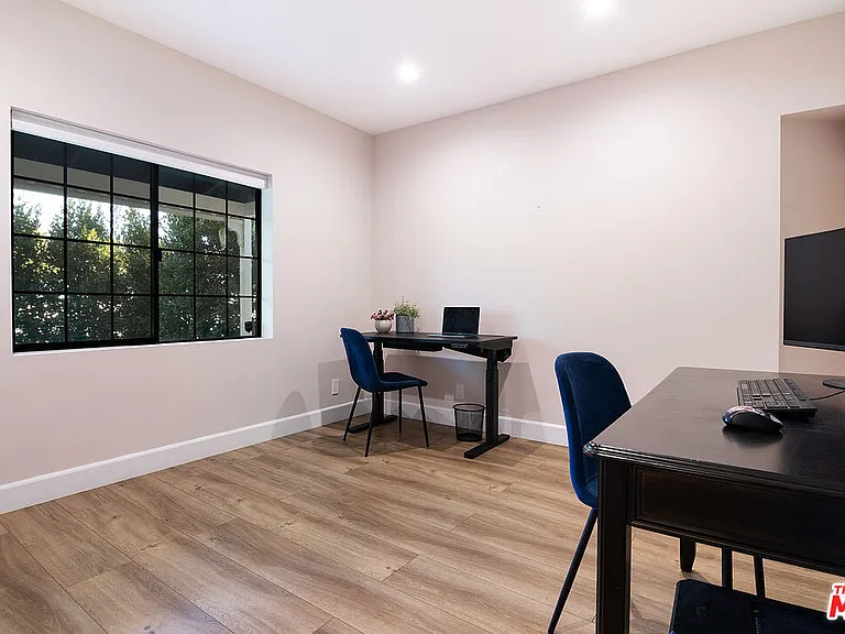 13220 Erwin St — Photo 22