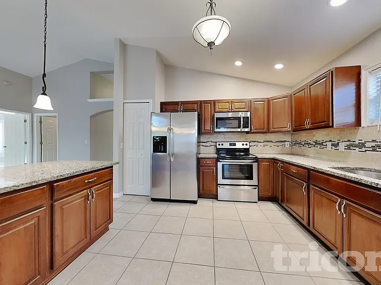 2517 Clareside Dr — Photo 8