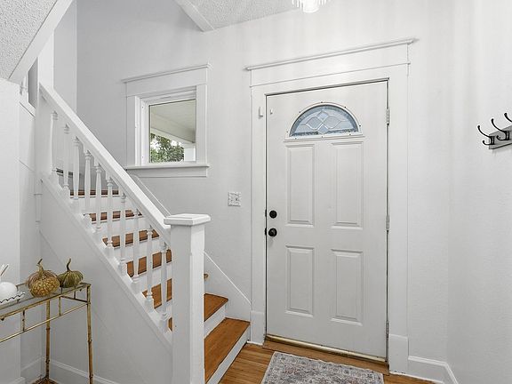 2nd image of 1227 W Fairview Ave