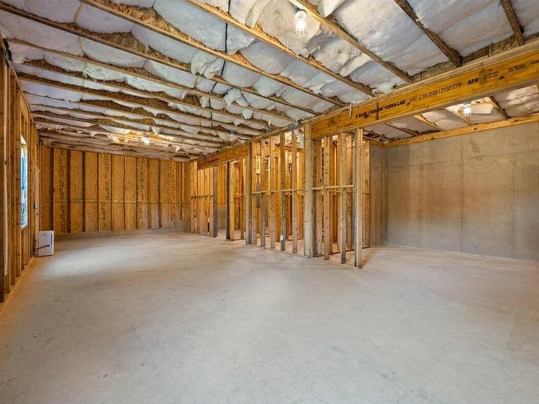 5409 Victoria — Photo 25