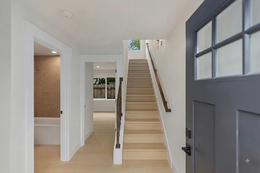 2 bed, 1088 sqft, $3,950 — Photo 3