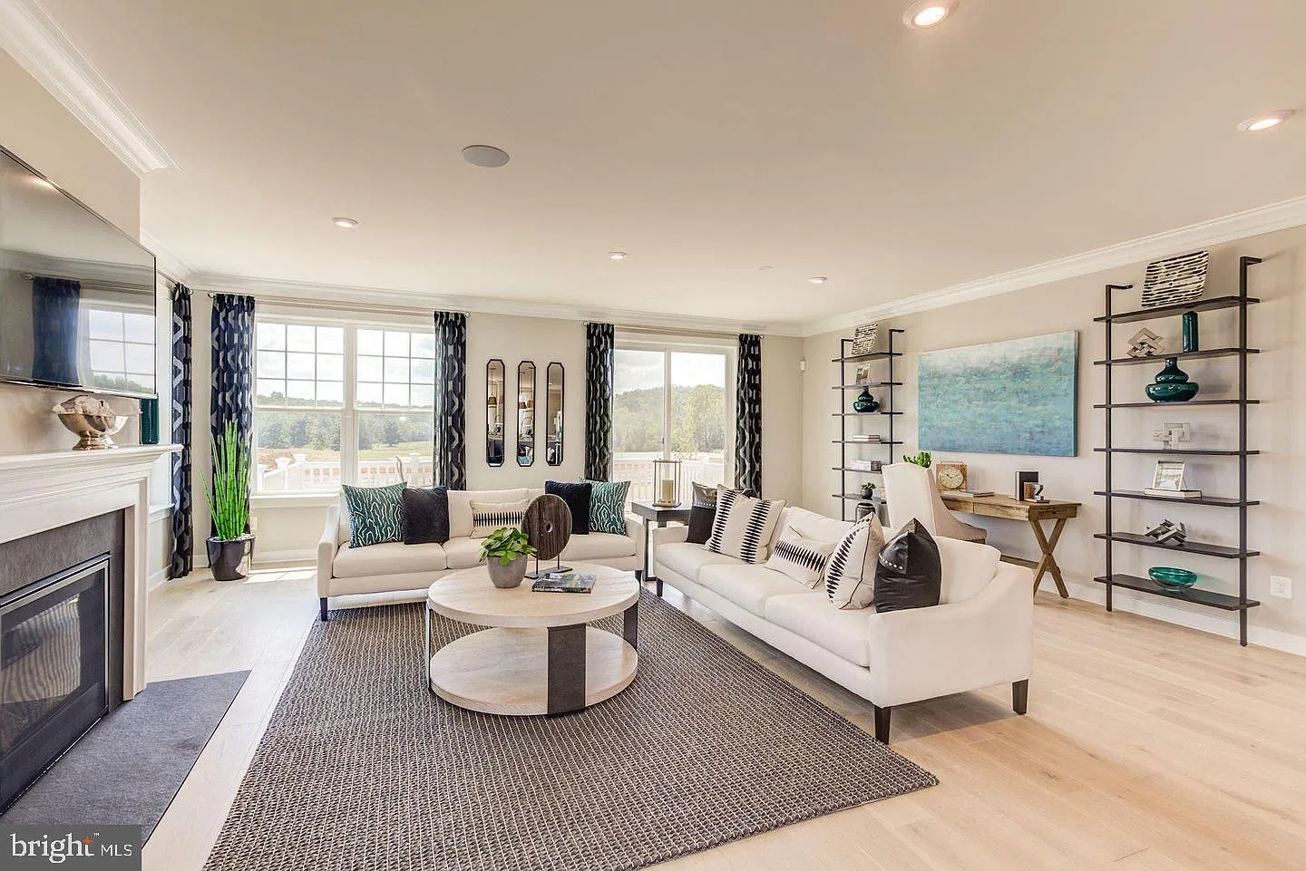 4 bed, 4.5 bath, 3488 sqft, $4,500 — Photo 4
