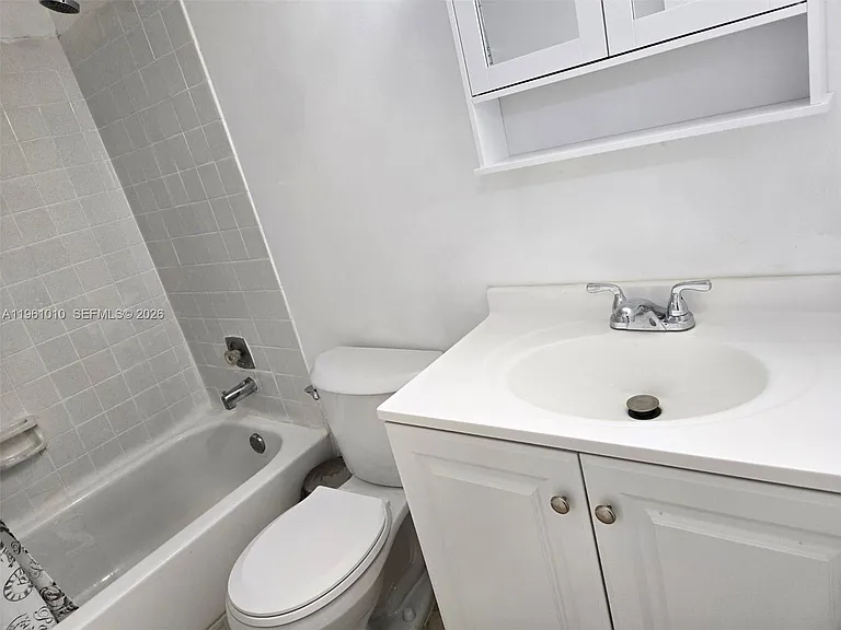 5921 Washington St #124 — Photo 32