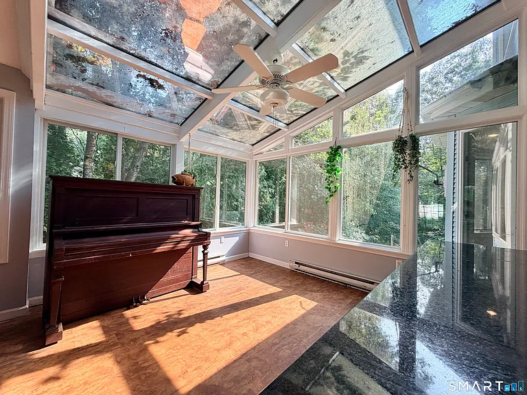 22 Hyde Park Dr — Photo 17