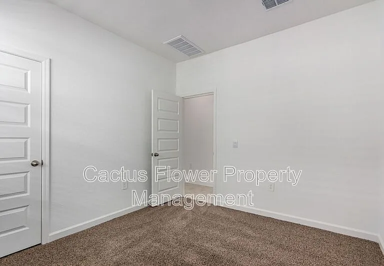 2037 W Shelly Ave — Photo 19