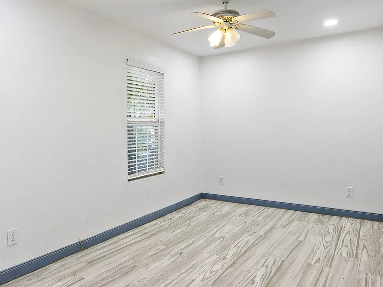 4620 San Jacinto St #C — Photo 15