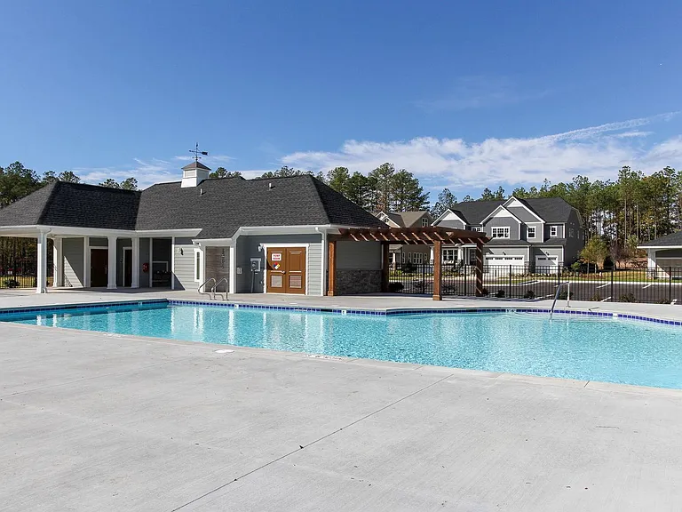 Pool and Cabana (resort living !) included in rent
