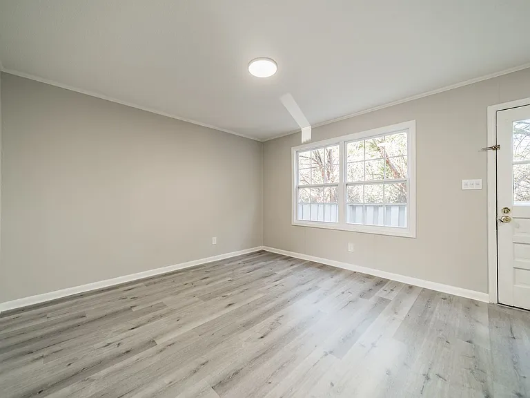 2200 Williamsburg Dr #24 — Photo 5