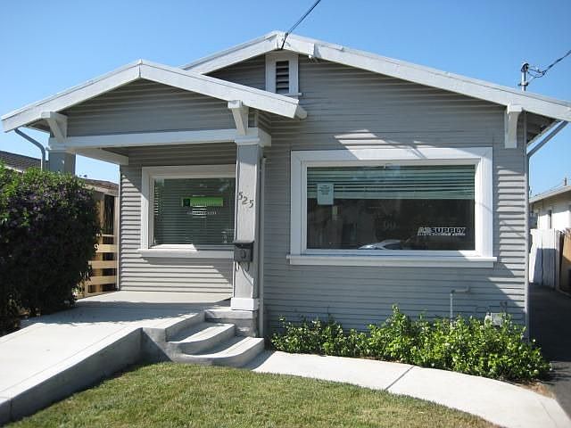 2nd image of 525 Willow St