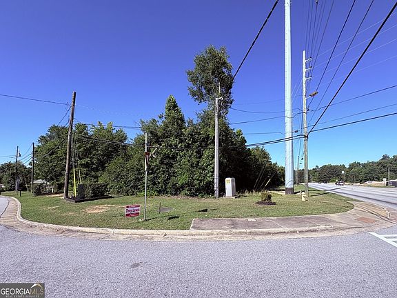 3rd image of 2308 Windsor Spring Rd