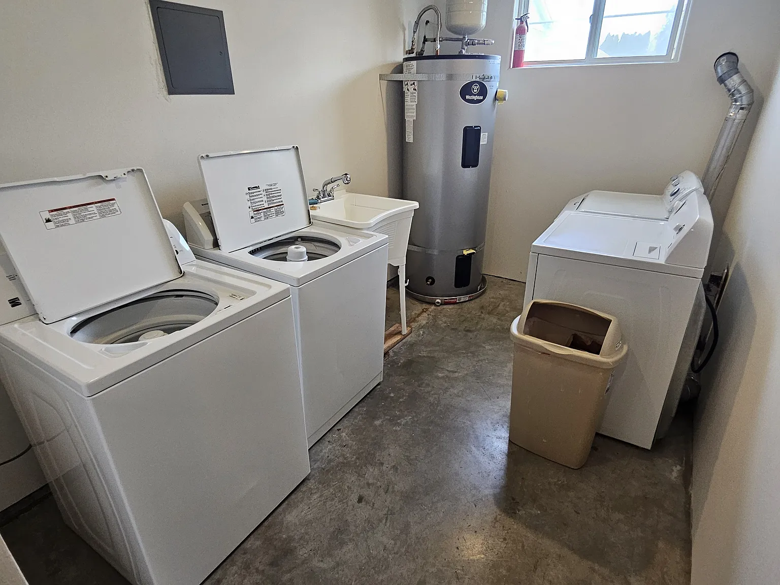 Studio, 425 sqft, $900 — Photo 3