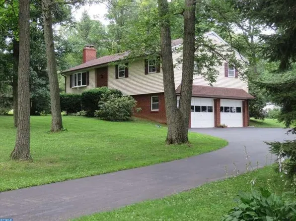 856 Reservoir Rd, Honey Brook, PA 19344