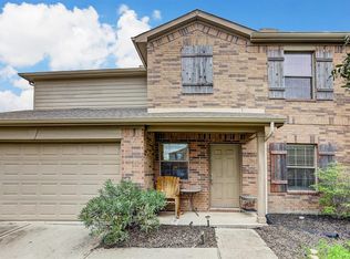 8015 Clover Leaf Dr, Rosenberg, TX 77469