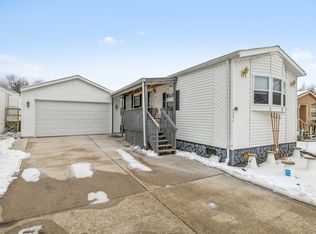 4251 Hampton Cir, Des Moines, IA 50320
