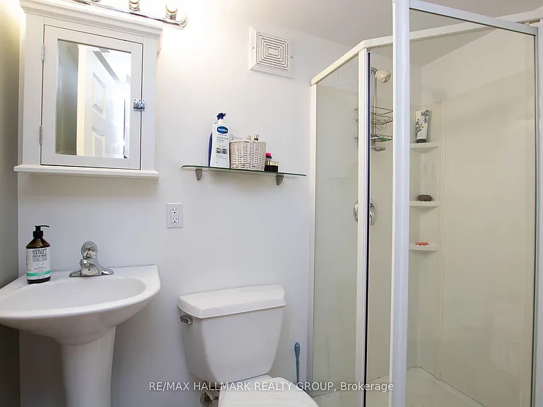 42 Glengarry Rd — Photo 32