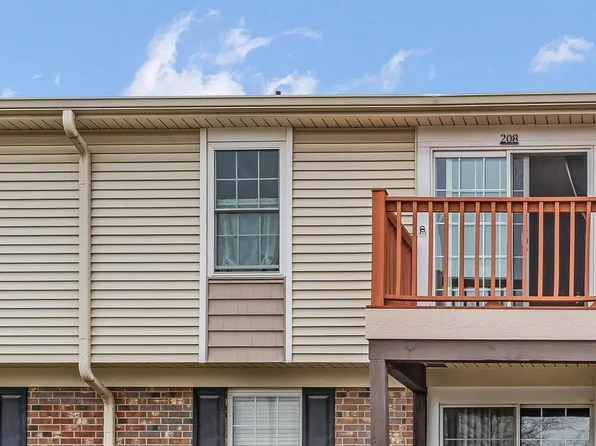 2925 SW Maupin Ln, Topeka, KS 66614