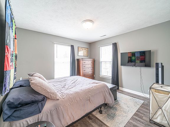 4th image of 457 Ashton Lake Dr
