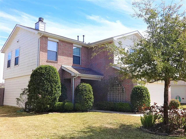 3 bed, 2.5 bath, 1860 sqft, $2,060 — Photo 2