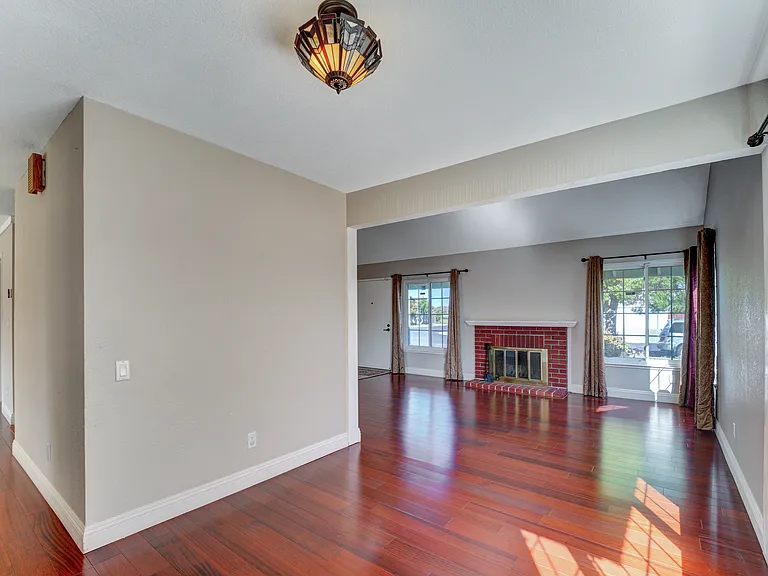 4608 Rochelle Dr — Photo 8