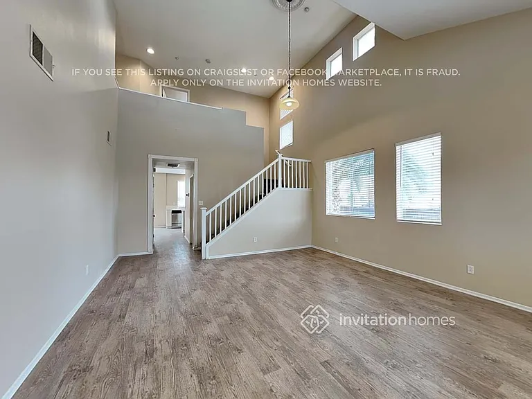 1454 Haddington Dr — Photo 6