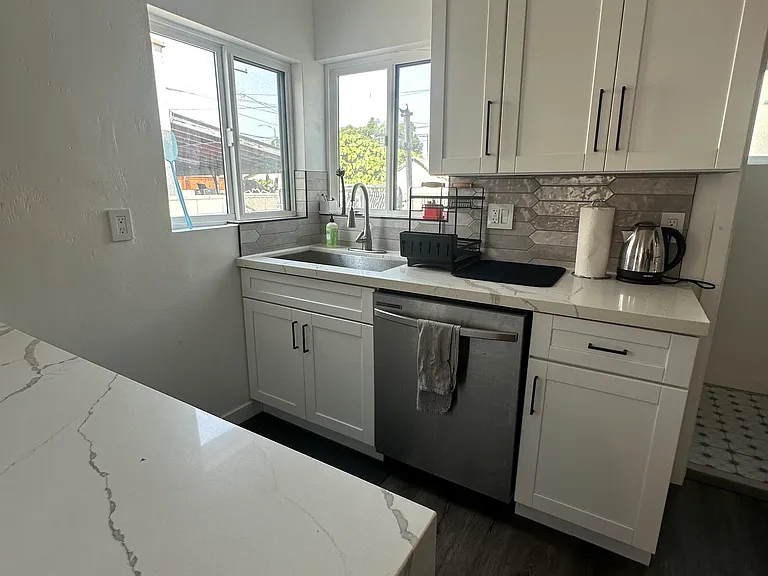 415 E Norton St — Photo 11