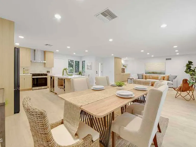 2109 Young Ave — Photo 12