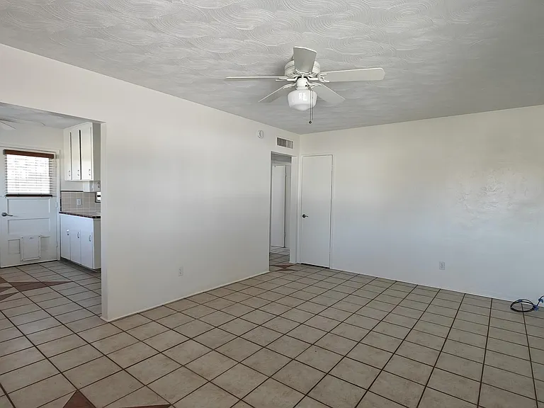 2260 E Spring St — Photo 4
