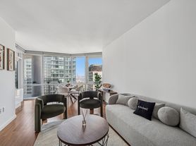 66 Rockwell Pl