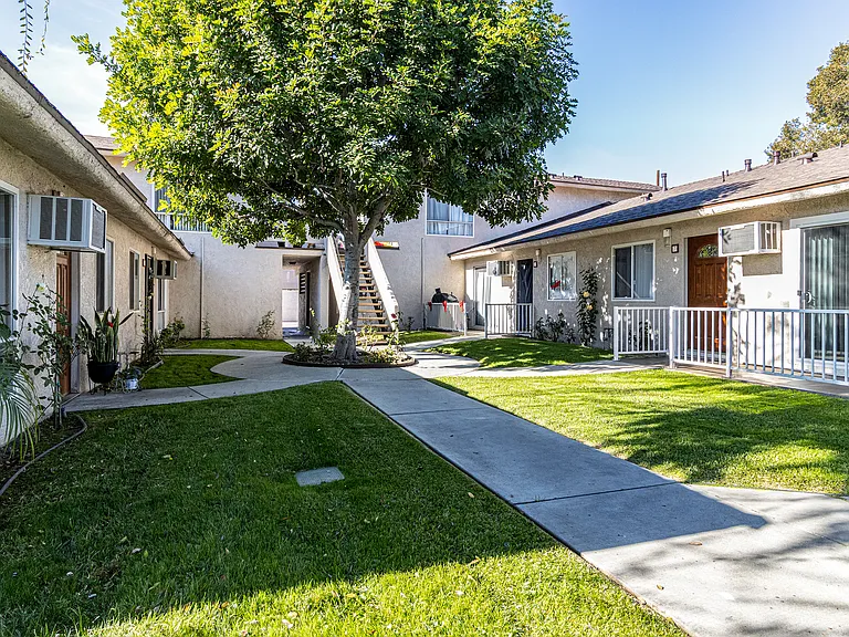 4040 Badillo Cir — Photo 9