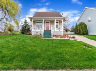 449 Waverly Ln, Howell, MI 48843