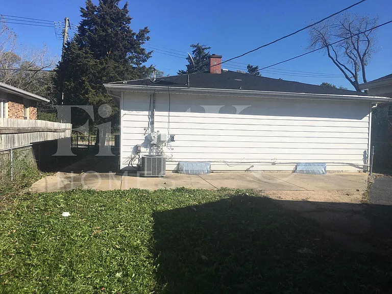 410 S Villa Ave — Photo 21