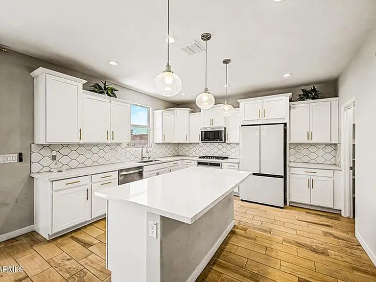 10950 W Beatrice St — Photo 10