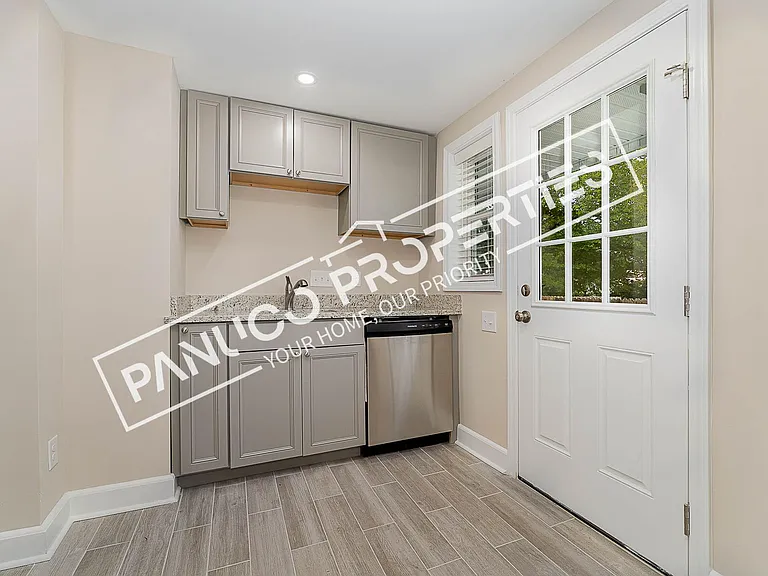 108 Adams St #108 & 110 — Photo 7