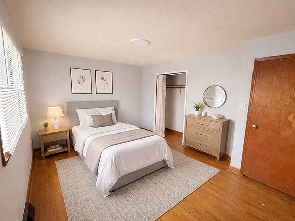 4th image of 202 Englewood Ln