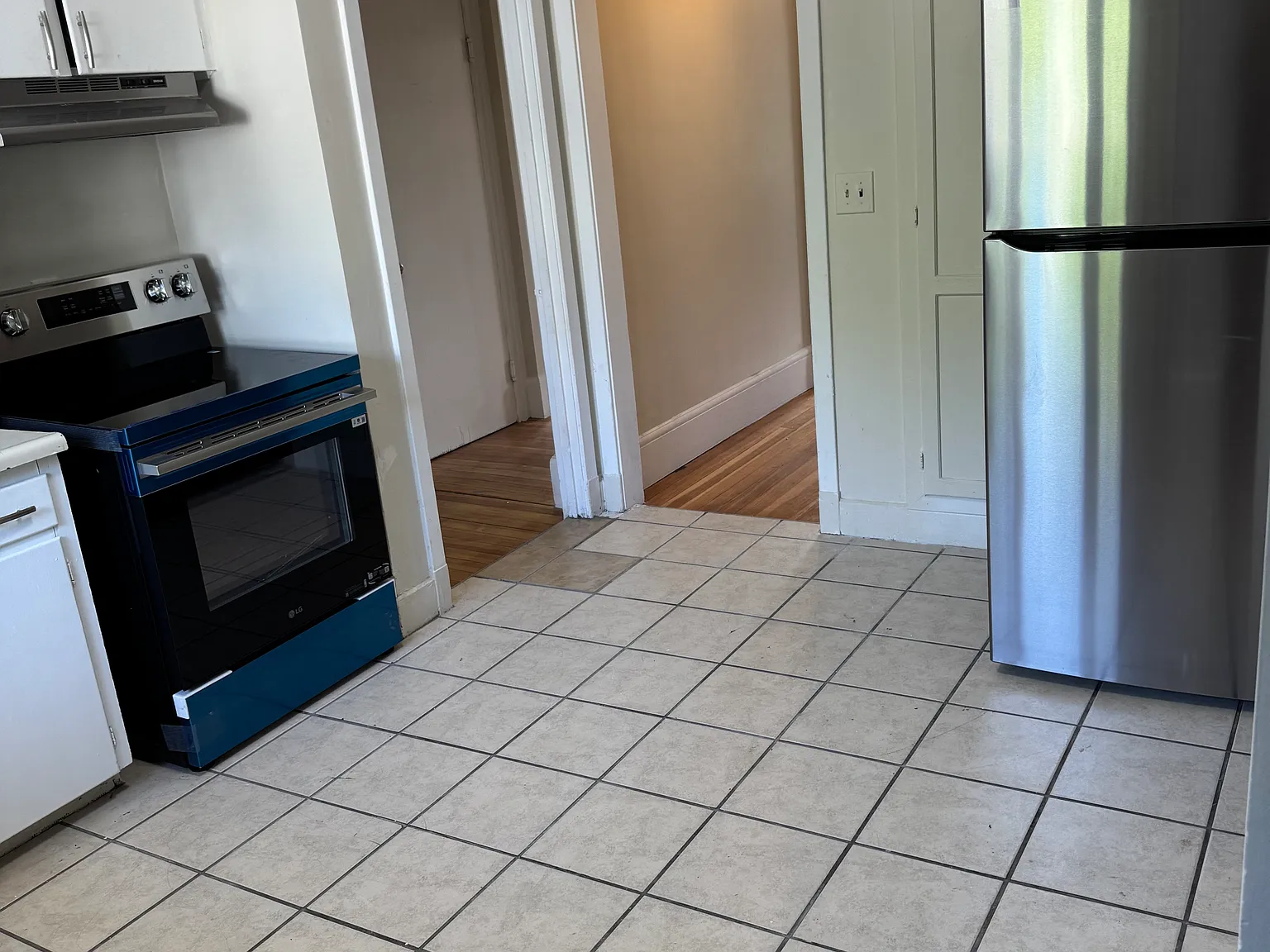 2 bed, 1.5 bath, 1800 sqft, $2,100 — Photo 3