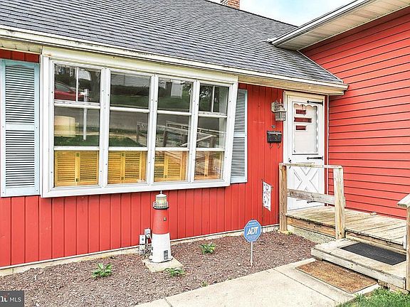 3rd image of 752 Fireside Rd